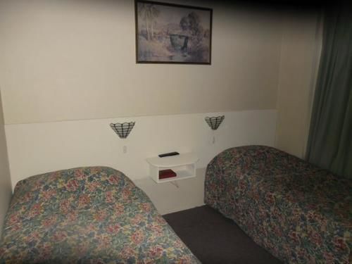 Rainbow Motel Kowen ภายนอก รูปภาพ