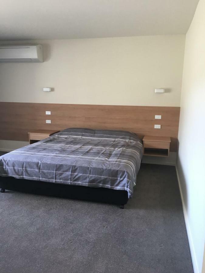 Rainbow Motel Kowen ภายนอก รูปภาพ