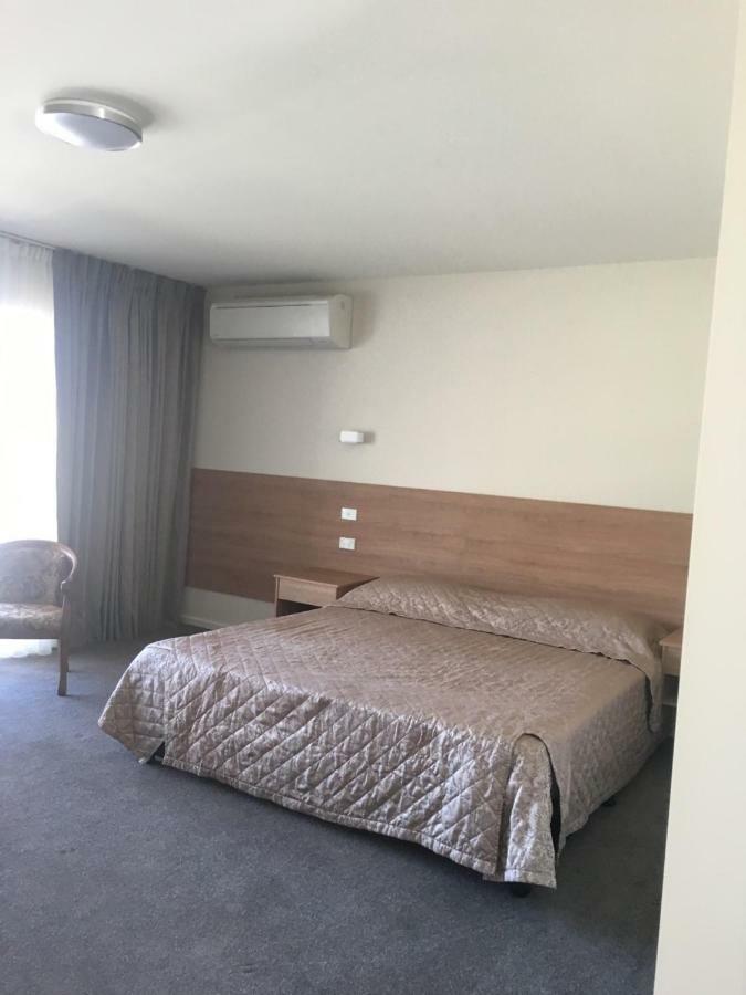 Rainbow Motel Kowen ภายนอก รูปภาพ